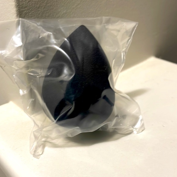 Gucci beauty blender - Picture 2 of 2